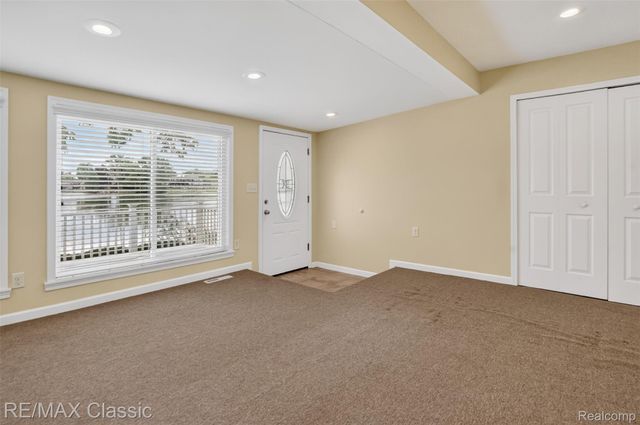 9385 Mandon Road, White Lake Charter Township, MI 48386