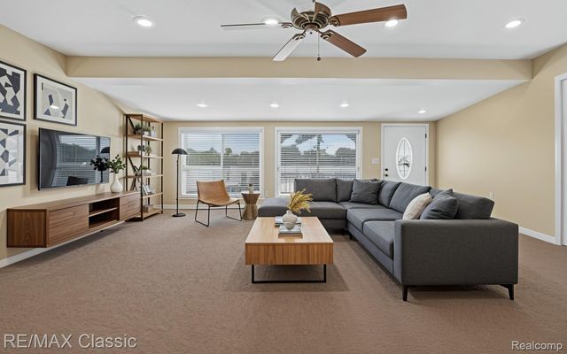 9385 Mandon Road, White Lake Charter Township, MI 48386