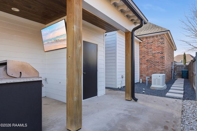 116 Spring Cypress Drive, Broussard, LA 70518