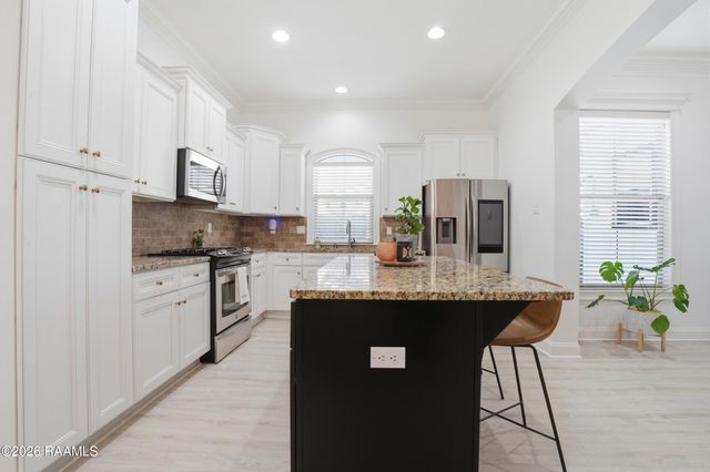 116 Spring Cypress Drive, Broussard, LA 70518