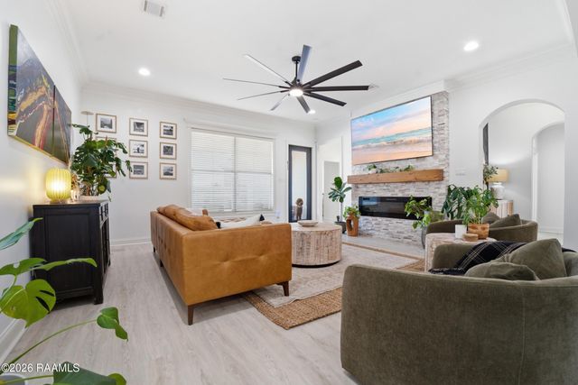 116 Spring Cypress Drive, Broussard, LA 70518