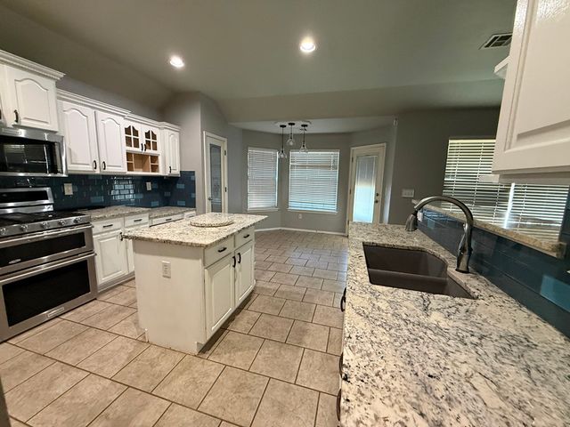 10402 N 114th East Avenue, Owasso, OK 74055