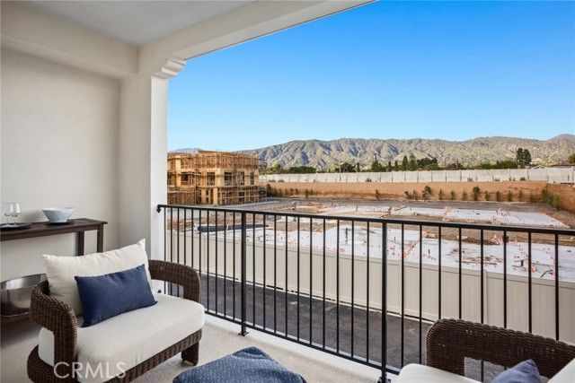 537 Gregory Way, Glendora, CA 91740