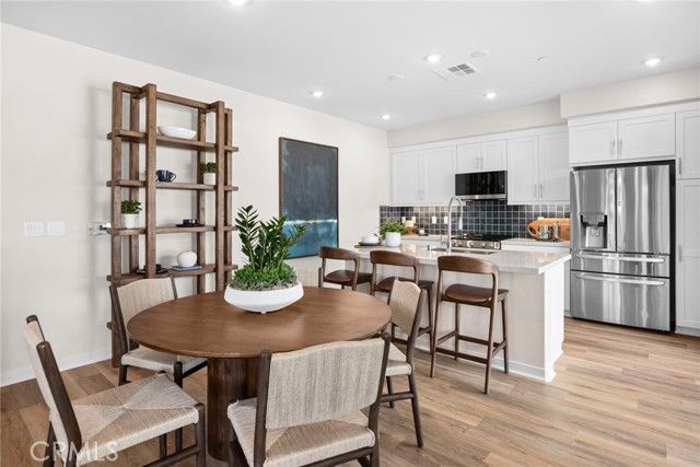 537 Gregory Way, Glendora, CA 91740