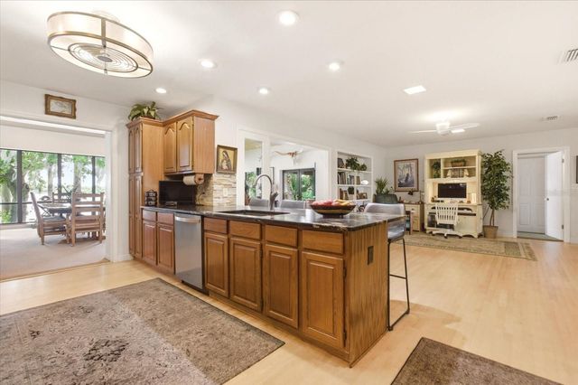 4910 E LAKE DRIVE, Winter Springs, FL 32708
