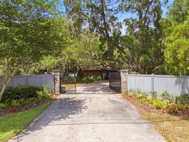 4910 E LAKE DRIVE, Winter Springs, FL 32708