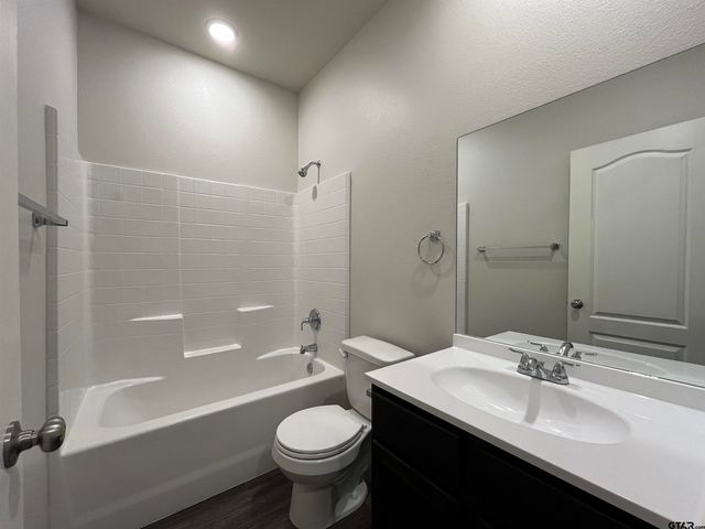 917 Martin St, Chandler, TX 75758