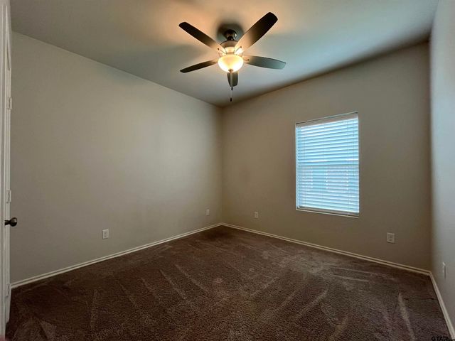 917 Martin St, Chandler, TX 75758