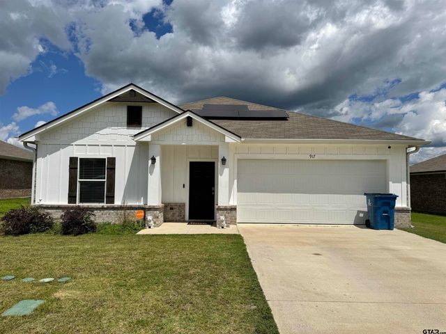 917 Martin St, Chandler, TX 75758