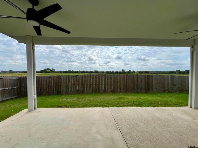 917 Martin St, Chandler, TX 75758