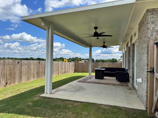 917 Martin St, Chandler, TX 75758