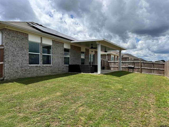 917 Martin St, Chandler, TX 75758