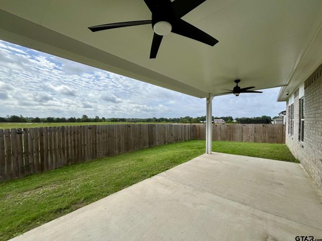 917 Martin St, Chandler, TX 75758
