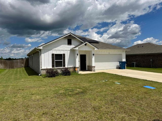 917 Martin St, Chandler, TX 75758
