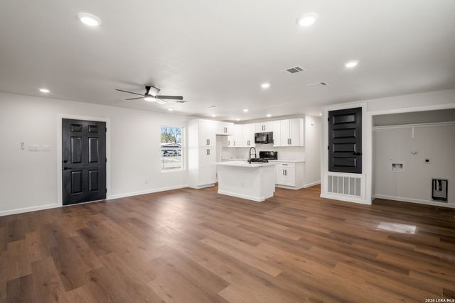 130 Kontiki Pl, San Antonio, TX 78242