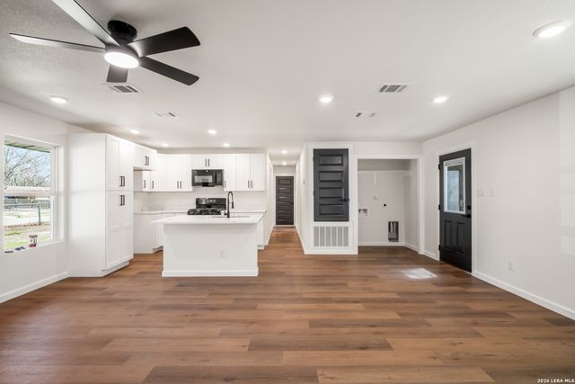 130 Kontiki Pl, San Antonio, TX 78242