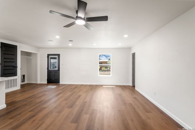 130 Kontiki Pl, San Antonio, TX 78242