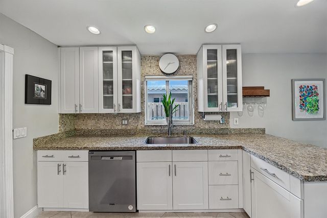 3652 NE 18TH Avenue, Oakland Park, FL 33334