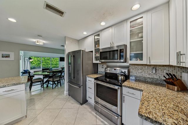 3652 NE 18TH Avenue, Oakland Park, FL 33334