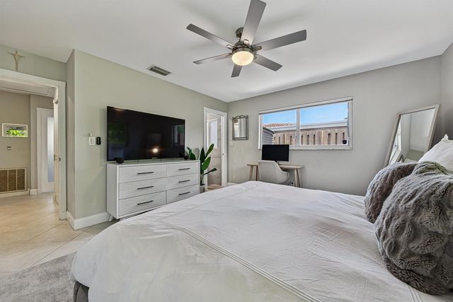 3652 NE 18TH Avenue, Oakland Park, FL 33334