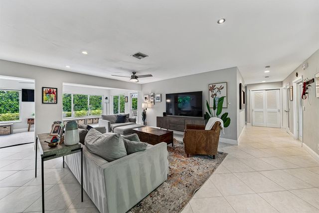 3652 NE 18TH Avenue, Oakland Park, FL 33334