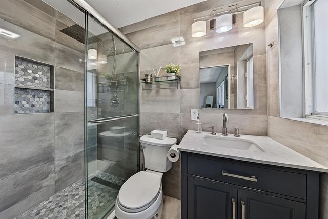 3652 NE 18TH Avenue, Oakland Park, FL 33334