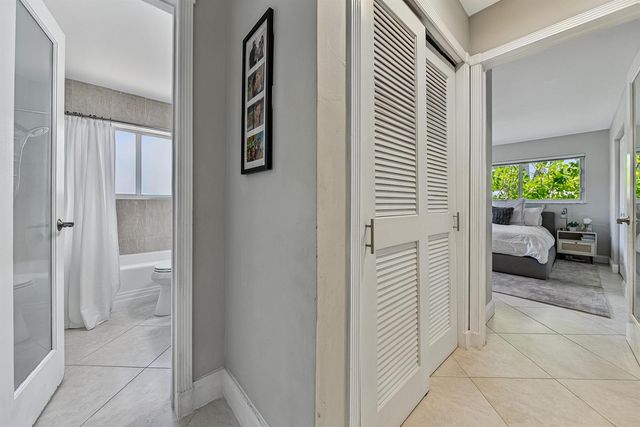 3652 NE 18TH Avenue, Oakland Park, FL 33334