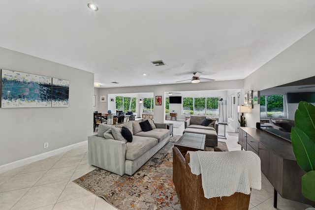 3652 NE 18TH Avenue, Oakland Park, FL 33334