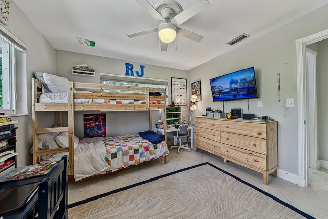 3652 NE 18TH Avenue, Oakland Park, FL 33334