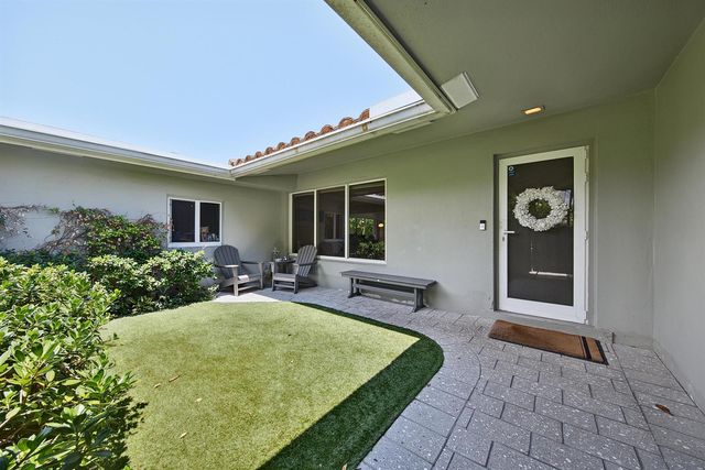3652 NE 18TH Avenue, Oakland Park, FL 33334