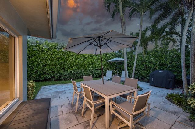 3652 NE 18TH Avenue, Oakland Park, FL 33334