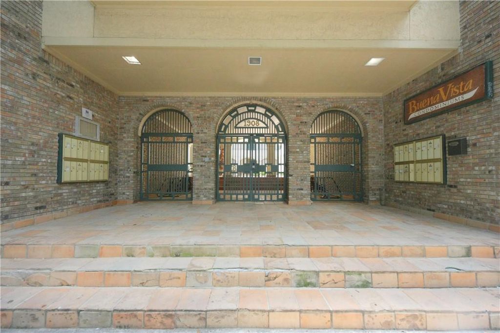 1908 San Antonio ST 211, Austin, TX 78705