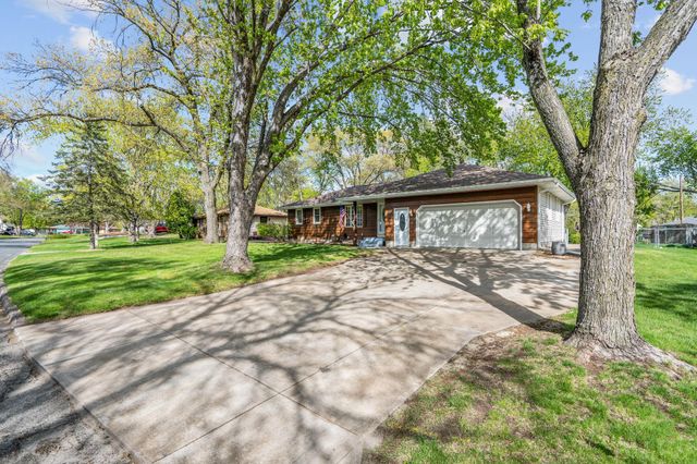 10621 Washington Boulevard NE, Blaine, MN 55434