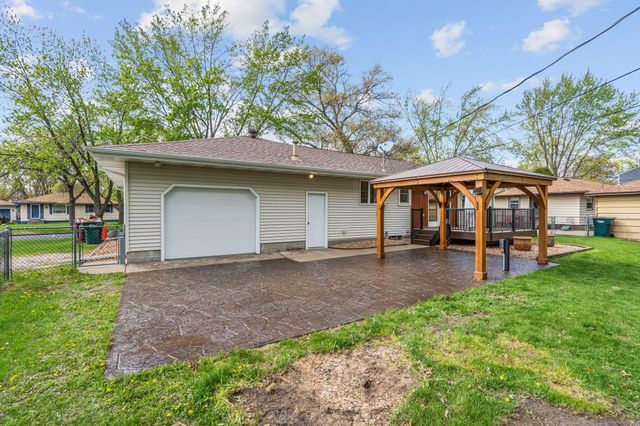 10621 Washington Boulevard NE, Blaine, MN 55434