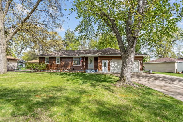 10621 Washington Boulevard NE, Blaine, MN 55434