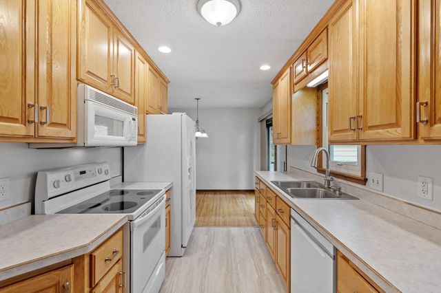 10621 Washington Boulevard NE, Blaine, MN 55434