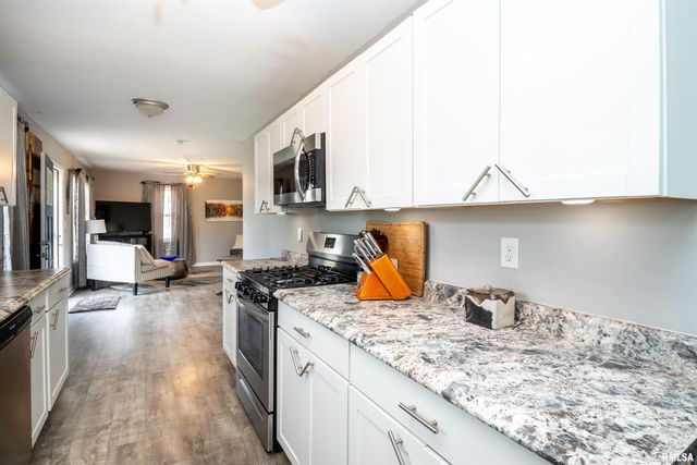 5312 N ARROW Drive, Peoria, IL 61614