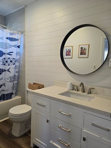 52 Sidney St 52, Lowell, MA 01852