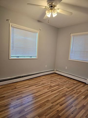 52 Sidney St 52, Lowell, MA 01852