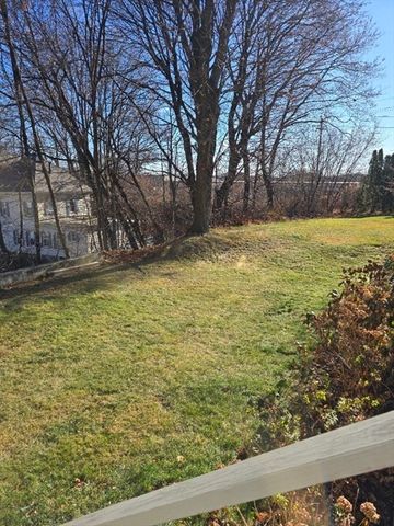 52 Sidney St 52, Lowell, MA 01852