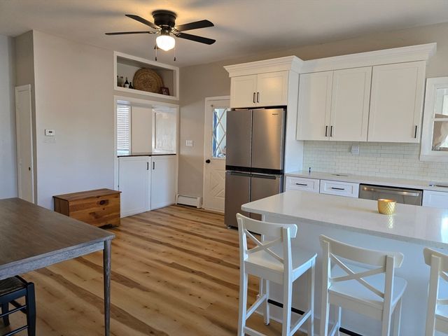 52 Sidney St 52, Lowell, MA 01852