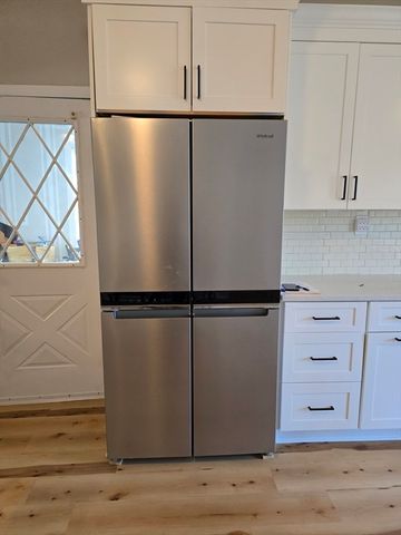 52 Sidney St 52, Lowell, MA 01852