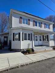 52 Sidney St 52, Lowell, MA 01852