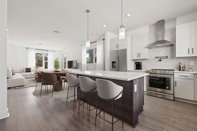301 15TH STREET N, St Petersburg, FL 33705