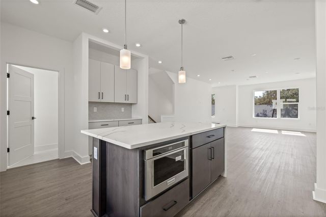 301 15TH STREET N, St Petersburg, FL 33705