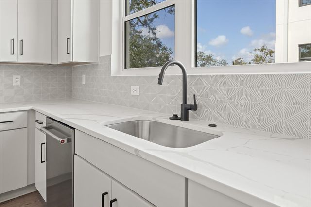 301 15TH STREET N, St Petersburg, FL 33705