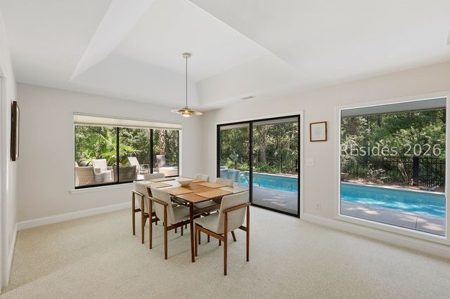18 Forest Dr, Hilton Head Island, SC 29928