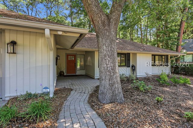 18 Forest Dr, Hilton Head Island, SC 29928