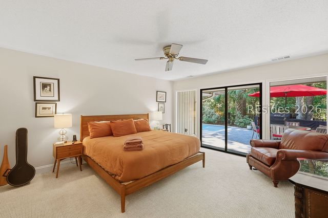 18 Forest Dr, Hilton Head Island, SC 29928