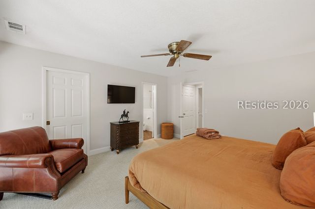 18 Forest Dr, Hilton Head Island, SC 29928